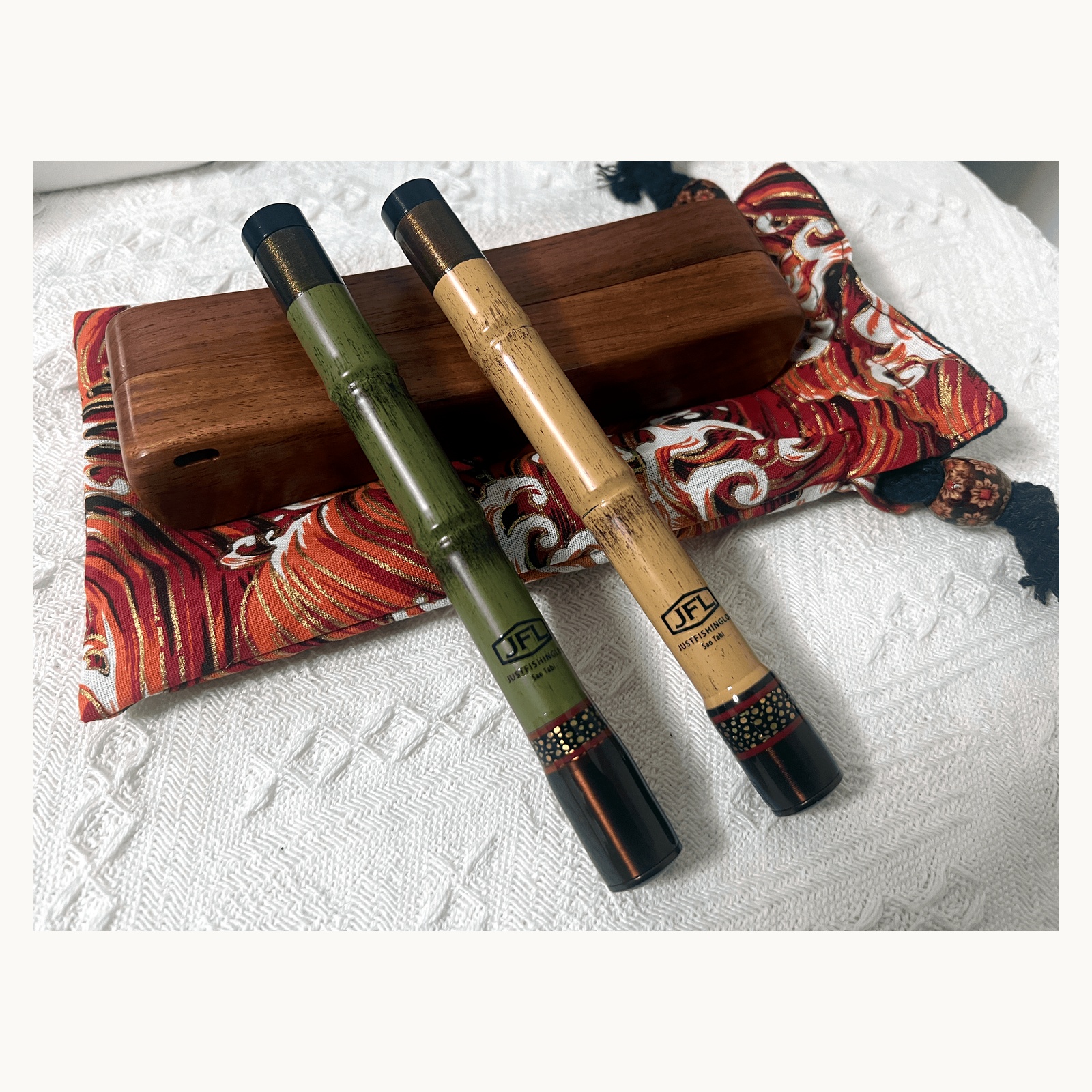 Two SAO-TABI rod colour examples; one rod is included per kit